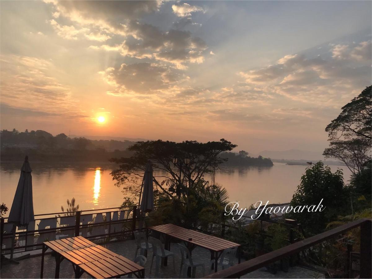 Day Waterfront Hotel Chiang Khong Exterior photo