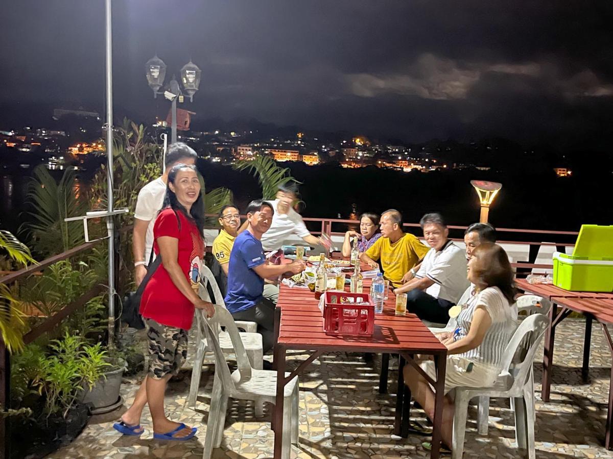 Day Waterfront Hotel Chiang Khong Exterior photo