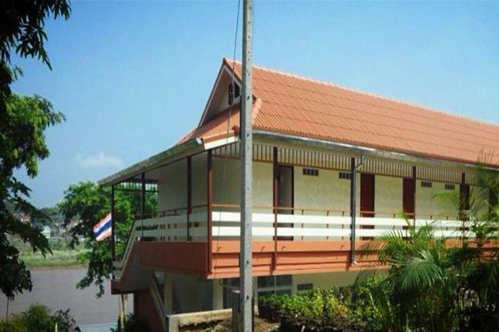 Day Waterfront Hotel Chiang Khong Exterior photo