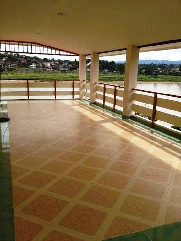 Day Waterfront Hotel Chiang Khong Exterior photo