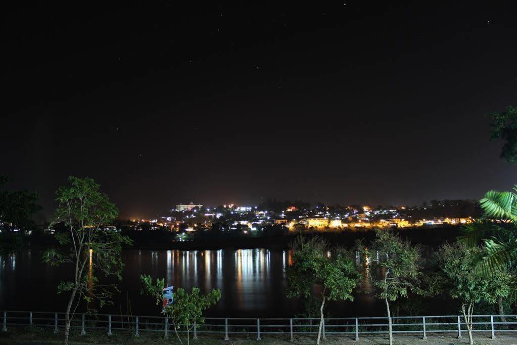 Day Waterfront Hotel Chiang Khong Exterior photo