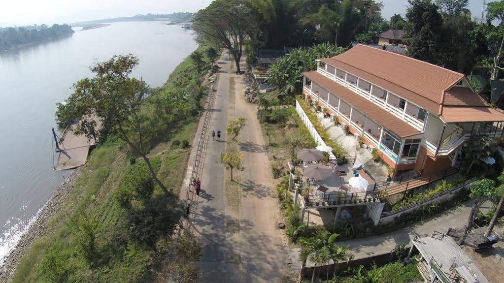 Day Waterfront Hotel Chiang Khong Exterior photo