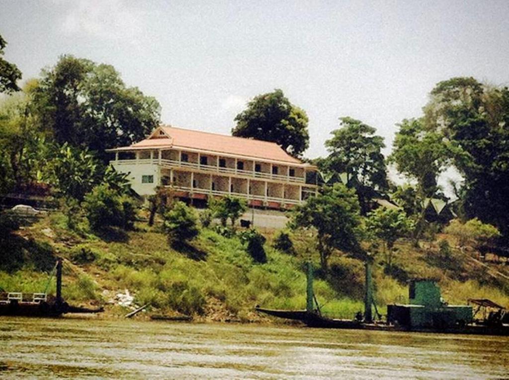 Day Waterfront Hotel Chiang Khong Exterior photo