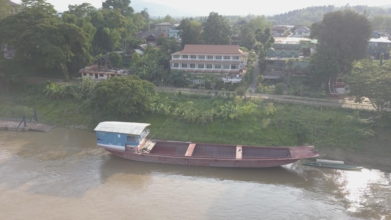 Day Waterfront Hotel Chiang Khong Exterior photo